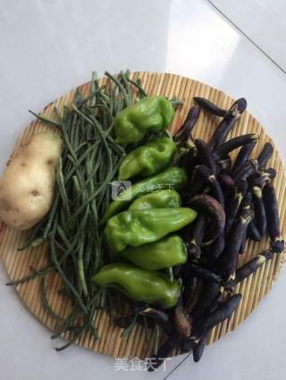 驴肉紫茄包咸菜的做法步骤：1