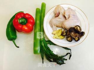 黄焖鸡的做法步骤：1