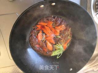 白菜炒木耳的做法步骤：2