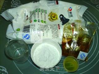 广式玉米黑芝麻月饼的做法步骤：1