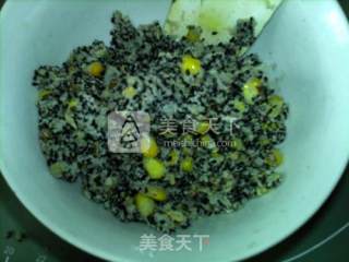 广式玉米黑芝麻月饼的做法步骤：14