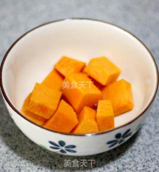 简单造型更可爱---南瓜小饼干的做法步骤：1