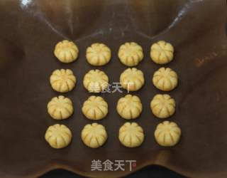 简单造型更可爱---南瓜小饼干的做法步骤：11