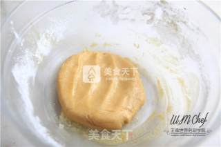 广式月饼的做法步骤：3