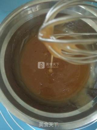 红豆沙咸蛋月饼的做法步骤：1