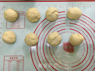 豆沙圈圈面包的做法步骤：2