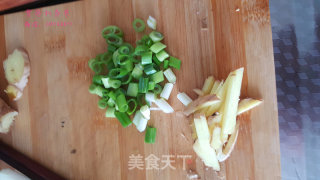 香煎鲫鱼的做法步骤：4