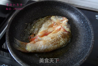 香煎鲫鱼的做法步骤：6