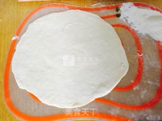 葱油饼的做法步骤：4