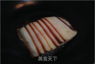 四川腊肉炒土豆片！古镇人家的做法步骤：3