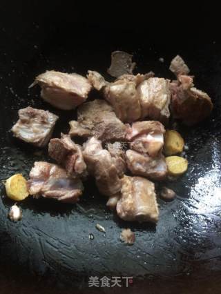 土豆炖排骨的做法步骤：3