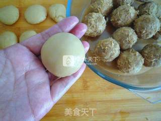 广式金丝肉松月饼的做法步骤：12