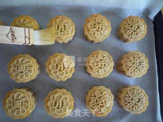 广式金丝肉松月饼的做法步骤：18