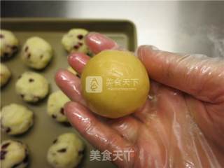 椰蓉蔓越莓馅月饼的做法步骤：17