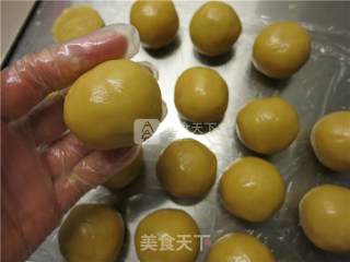 椰蓉蔓越莓馅月饼的做法步骤：20