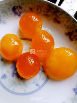金沙馅冰皮月饼的做法步骤：1