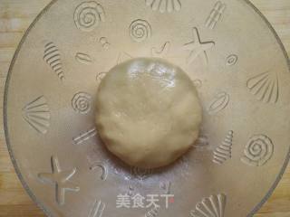 五仁月饼的做法步骤：4