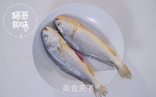 酱烧小黄鱼的做法步骤：1