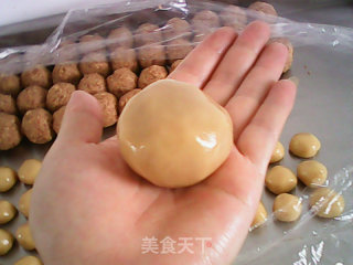 别样月饼味——花生酥月饼的做法步骤：6