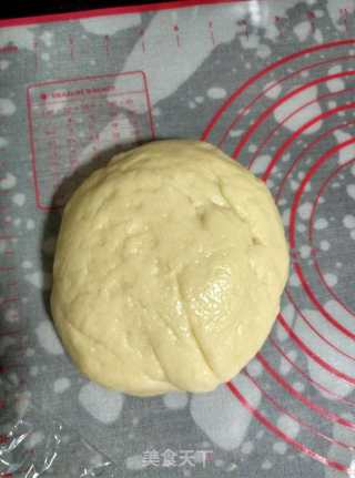 蛋黄酥的做法步骤：2