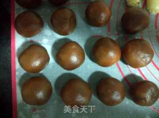蛋黄酥的做法步骤：11