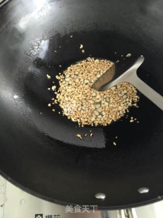 蒜蓉波士顿龙虾的做法步骤：3