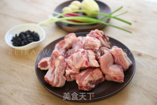 豆豉蒸排骨的做法步骤：1