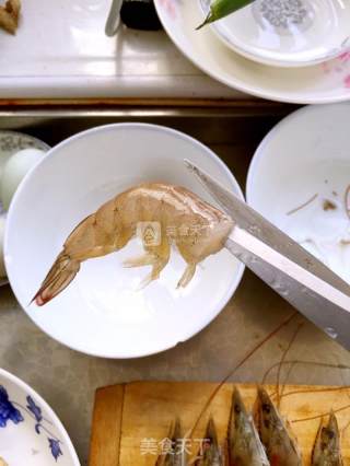 糖醋虾仁（非油炸非番茄酱版需剪刀附取虾仁方法）的做法步骤：5