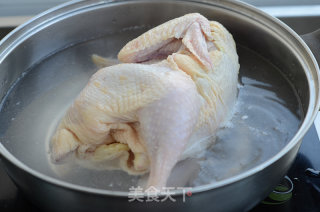 松茸煲鸡汤的做法步骤：1