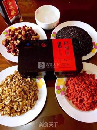 手工阿胶糕的做法步骤：1