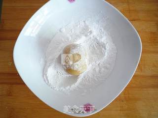 广式绿豆沙蛋黄月饼的做法步骤：11