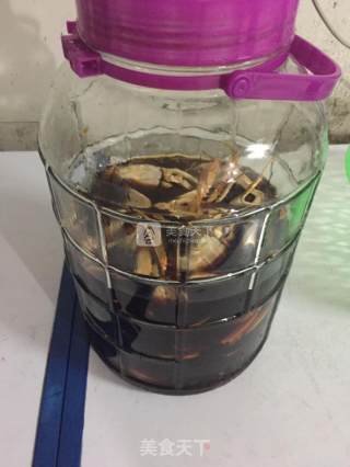 自制醉蟹的做法步骤：3