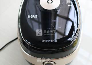 咸菜鸡肉煲仔饭电饭煲轻松做的做法步骤：3