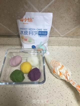 芝心榴莲冰皮月饼的做法步骤：7