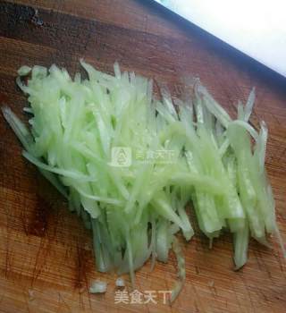 鸡丝黄瓜的做法步骤：3