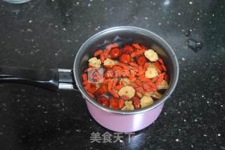 红枣莲子糖水的做法步骤：7