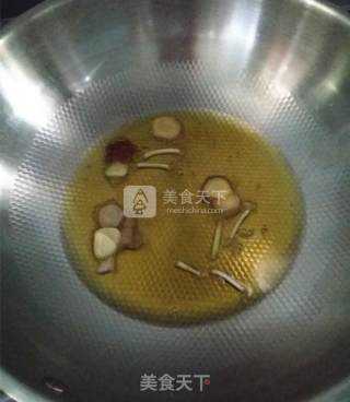 虎皮蛋肉片炒花菜的做法步骤：4