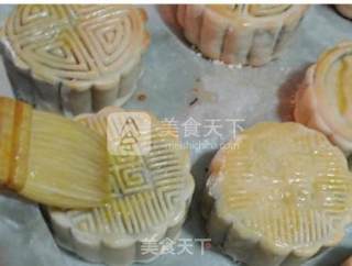 红果豆沙月饼的做法步骤：7