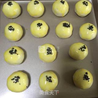 苏式月饼金腿伍仁酥的做法步骤：12