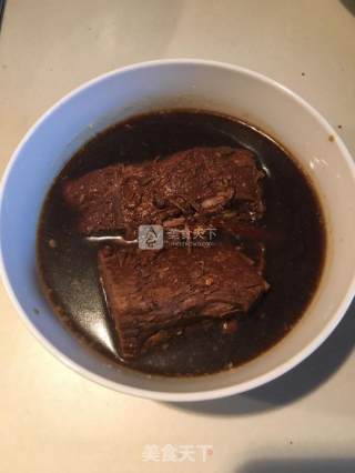 卤牛肉的做法步骤：4