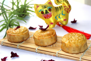 自制豆沙蛋黄月饼的做法步骤：15