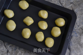 广式双蛋黄椰蓉月饼的做法步骤：9