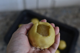 广式双蛋黄椰蓉月饼的做法步骤：11