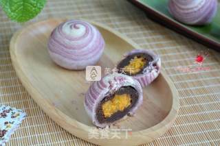 豆沙蛋黄酥皮月饼的做法步骤：32