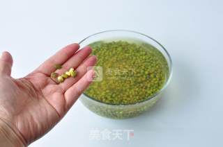 绿豆糕的做法步骤：1