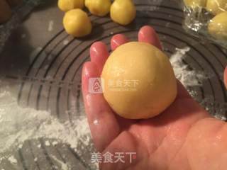 港式奶黄月饼的做法步骤：14