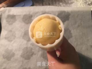 港式奶黄月饼的做法步骤：15