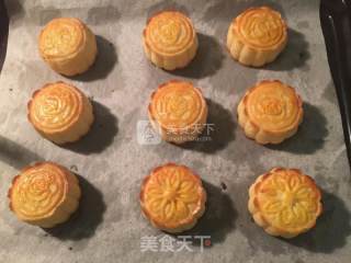 港式奶黄月饼的做法步骤：19