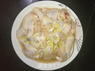 啤酒炖鸡腿的做法步骤：1