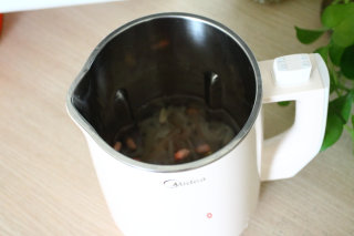 Q弹爽口的肉皮冻的做法步骤：4